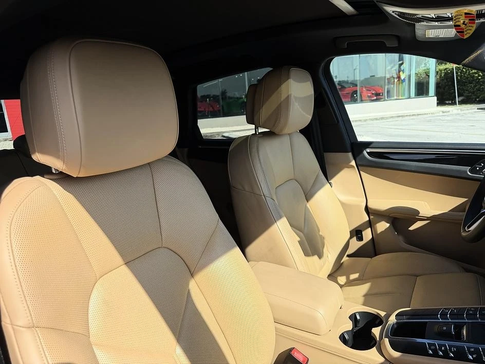 2017 Porsche Macan - Image 20 of 25