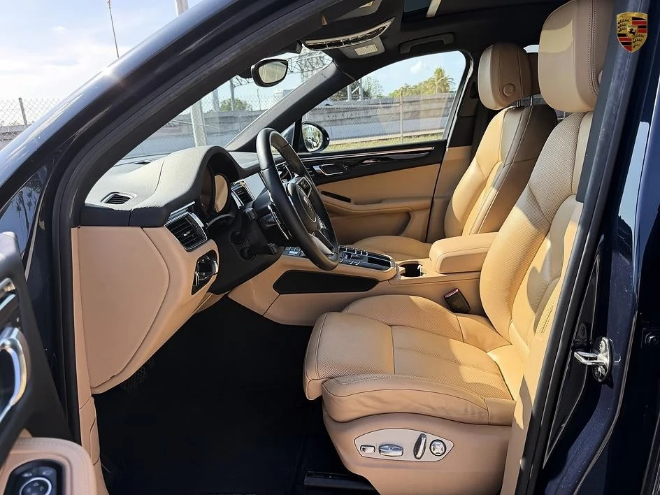 2017 Porsche Macan - Image 23 of 25