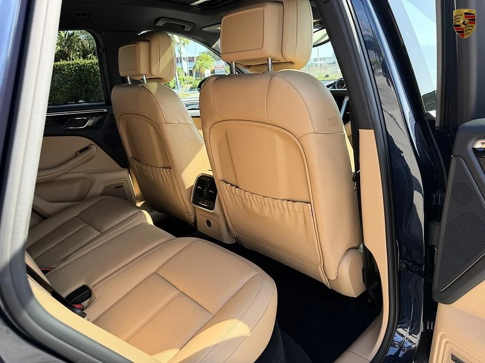 2017 Porsche Macan - Image 17 of 25
