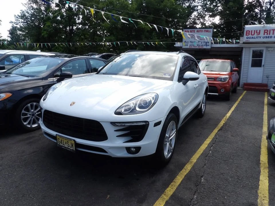 2017 Porsche Macan - Image 2 of 12