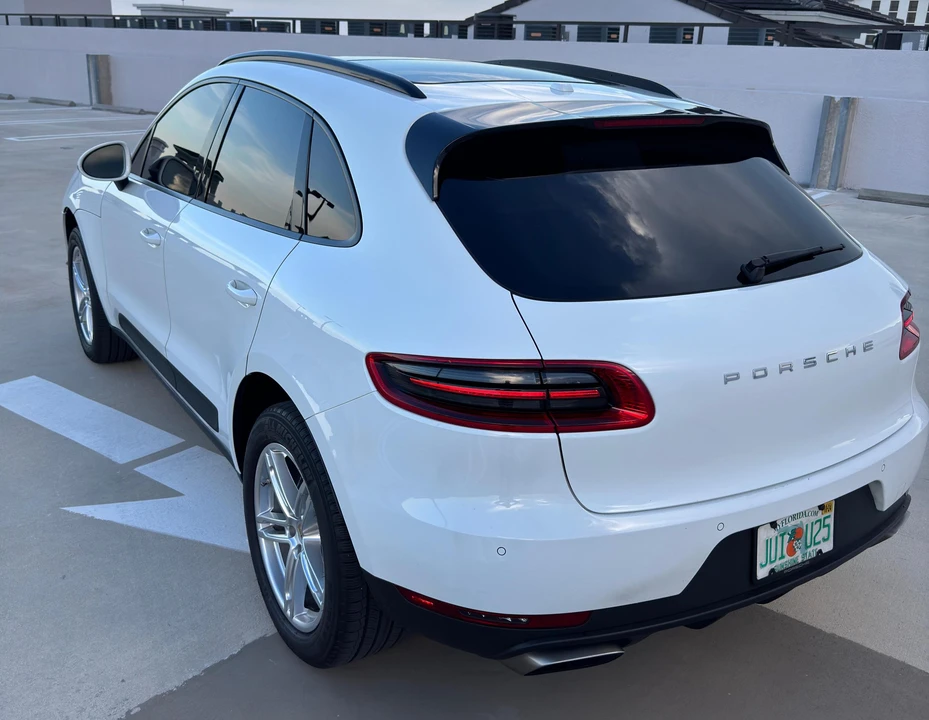 2017 Porsche Macan - Image 16 of 22