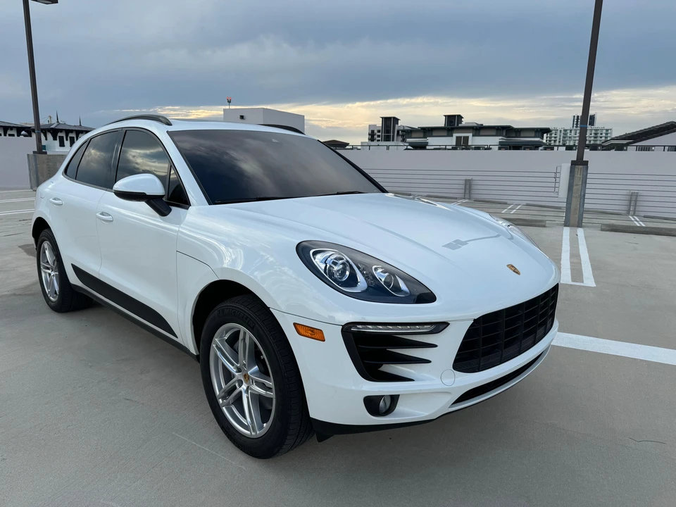 2017 Porsche Macan - Image 20 of 22