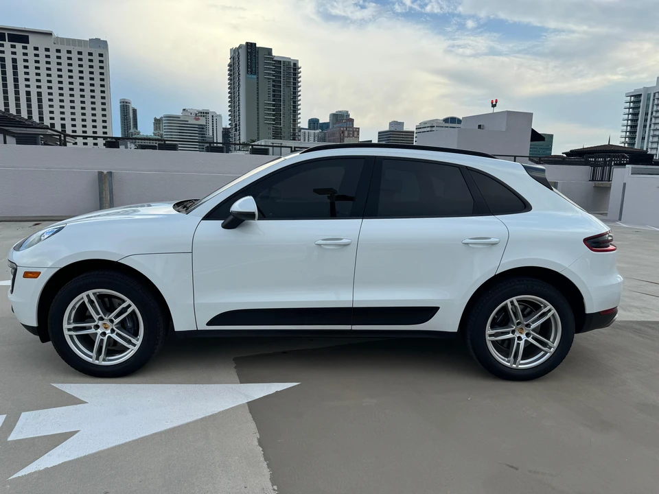 2017 Porsche Macan - Image 14 of 22