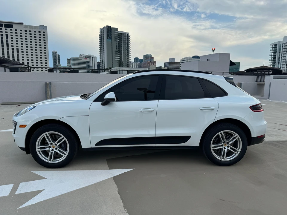 2017 Porsche Macan - Image 13 of 22