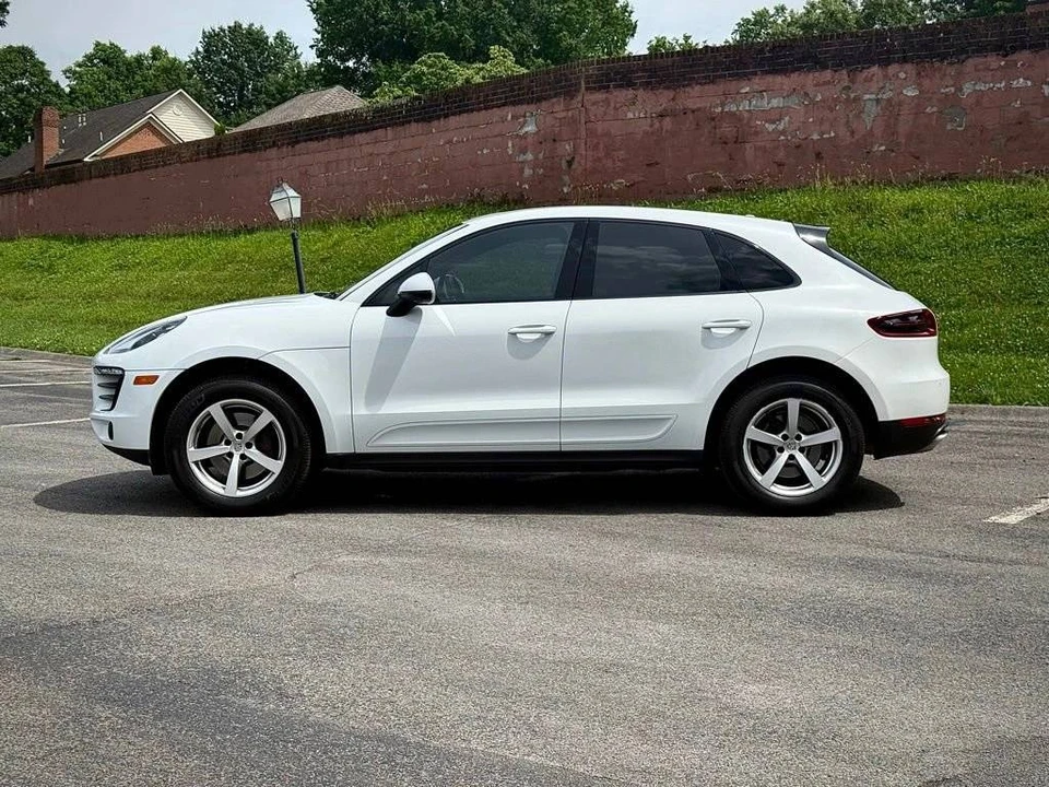 2017 Porsche Macan - Image 3 of 5