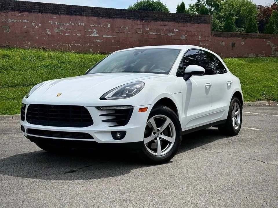 2017 Porsche Macan - Image 2 of 5