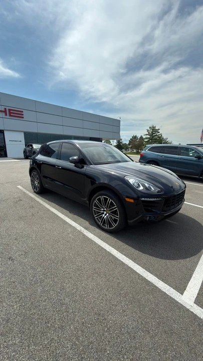2017 Porsche Macan - Image 2 of 7