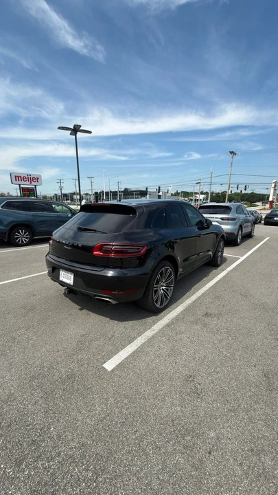 2017 Porsche Macan - Image 3 of 7