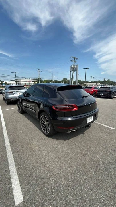 2017 Porsche Macan - Image 4 of 5