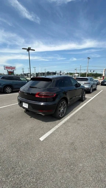 2017 Porsche Macan - Image 3 of 5
