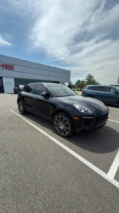 2017 Porsche Macan - Image 2 of 5
