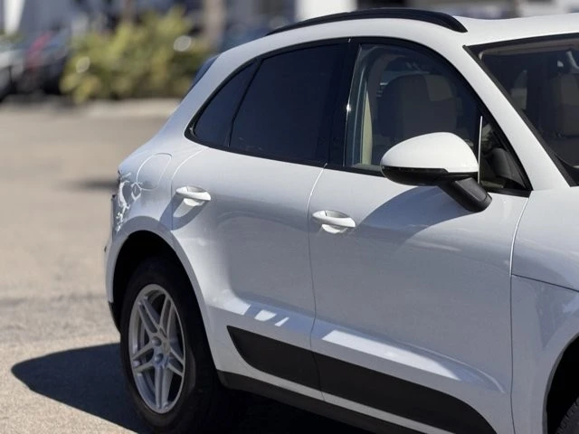 2017 Porsche Macan - Image 5 of 12
