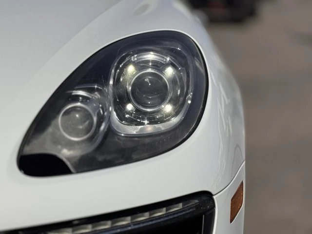 2017 Porsche Macan - Image 8 of 12