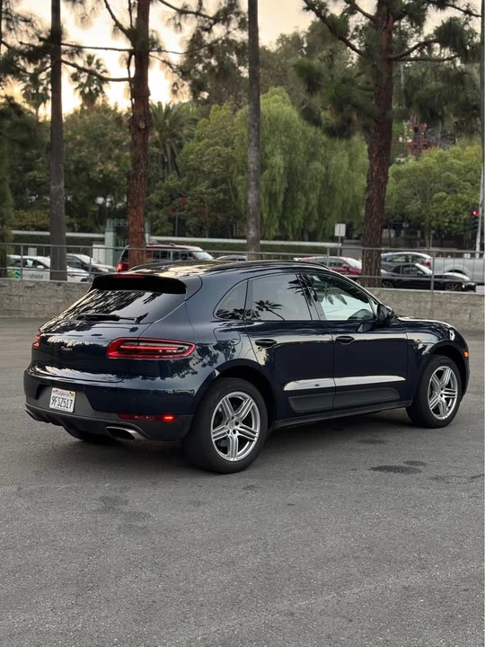 2017 Porsche Macan - Image 16 of 20