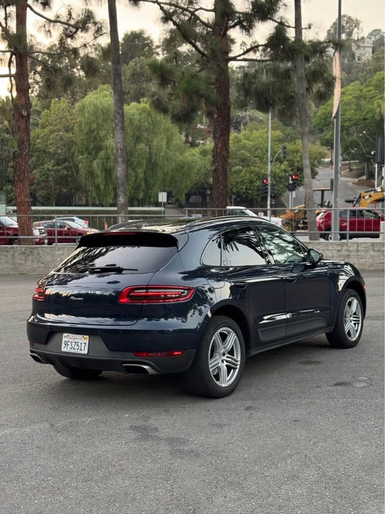 2017 Porsche Macan - Image 17 of 20