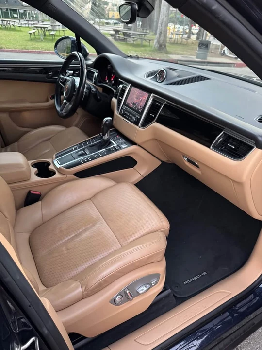 2017 Porsche Macan - Image 11 of 20