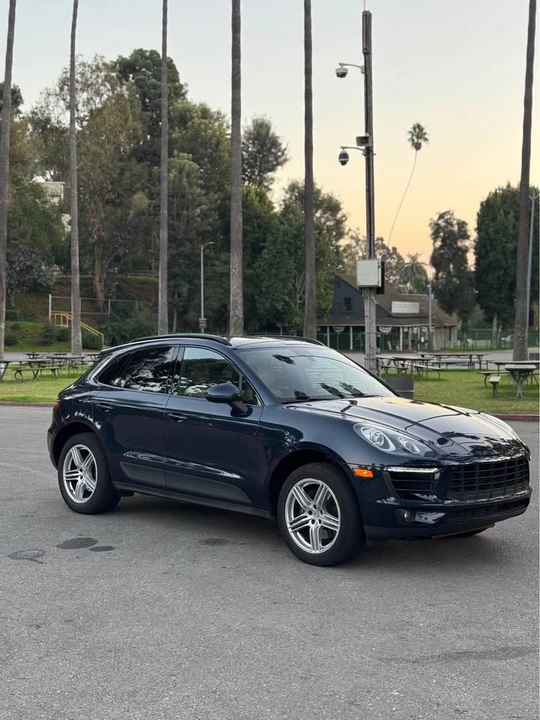 2017 Porsche Macan - Image 2 of 20
