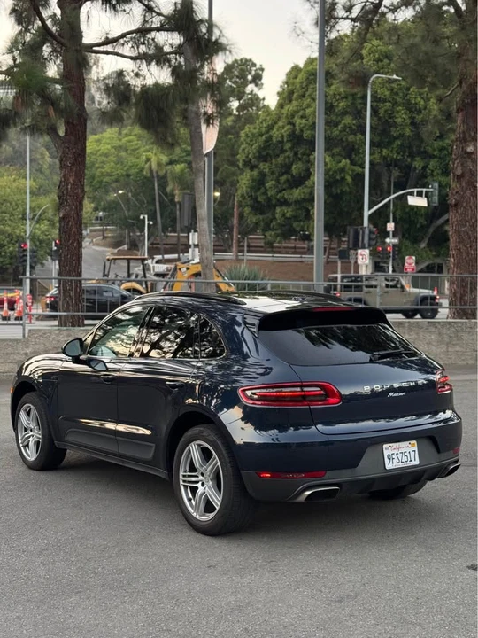2017 Porsche Macan - Image 13 of 20