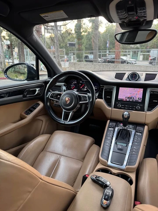 2017 Porsche Macan - Image 8 of 20