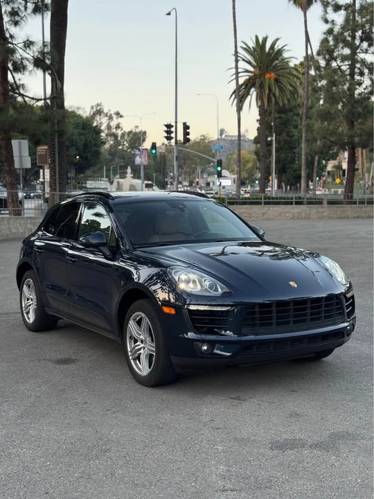 2017 Porsche Macan - Image 19 of 20