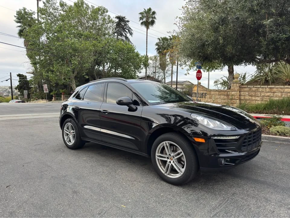 2017 Porsche Macan - Image 4 of 12