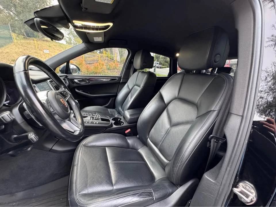2017 Porsche Macan - Image 10 of 12