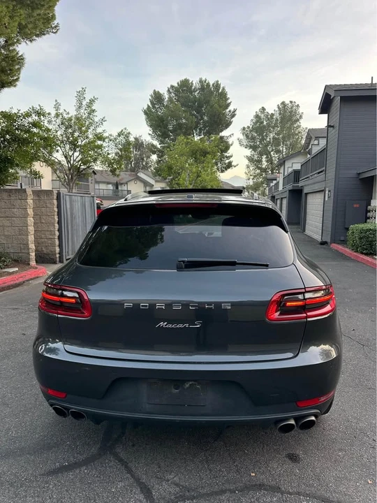 2017 Porsche Macan - Image 14 of 15