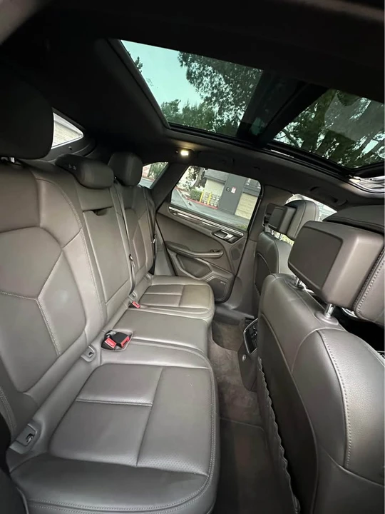 2017 Porsche Macan - Image 12 of 15