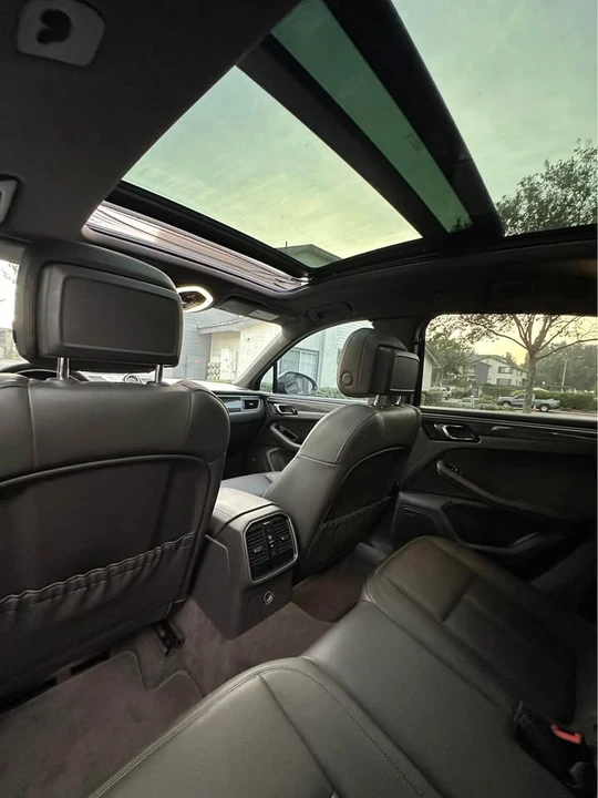 2017 Porsche Macan - Image 13 of 15