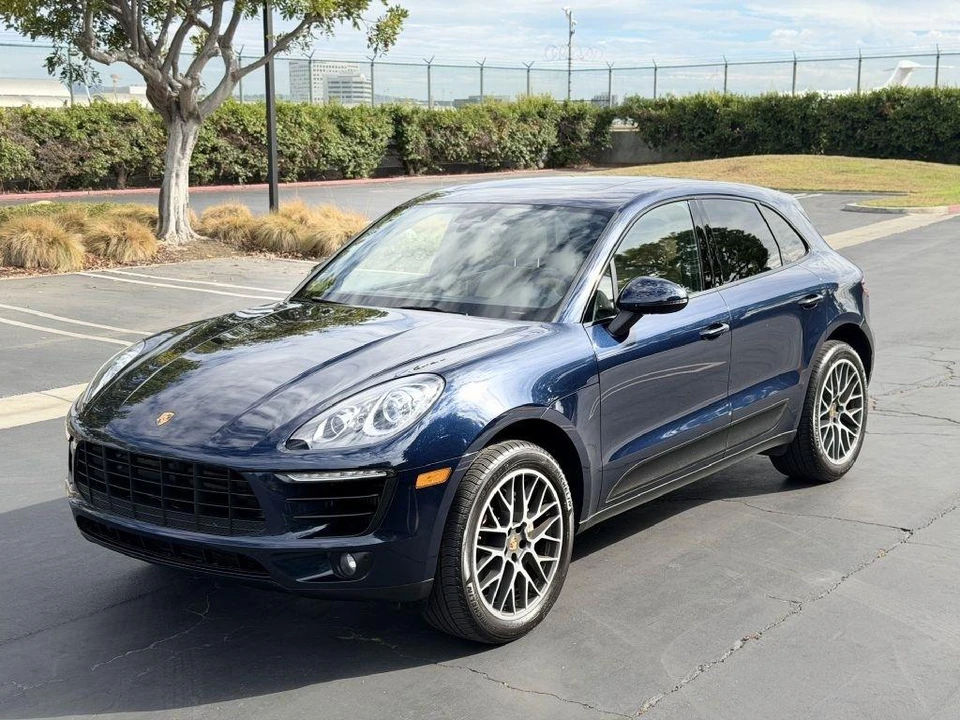 2017 Porsche Macan - Image 2 of 22