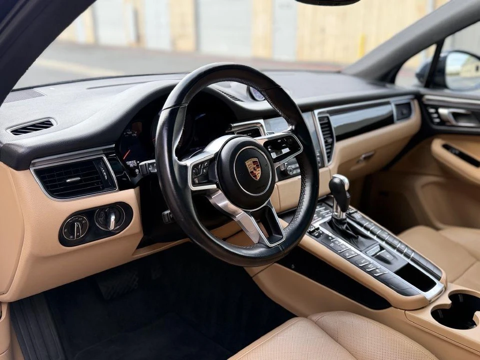 2017 Porsche Macan - Image 11 of 22