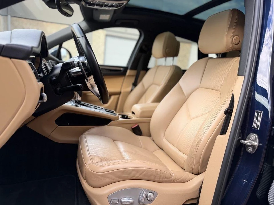 2017 Porsche Macan - Image 12 of 22