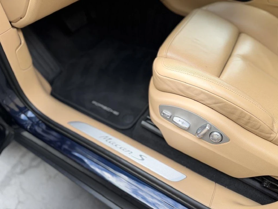 2017 Porsche Macan - Image 13 of 22