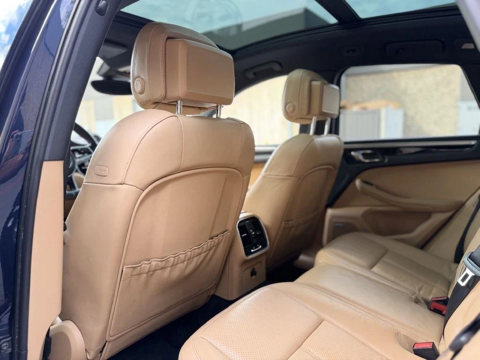 2017 Porsche Macan - Image 14 of 22