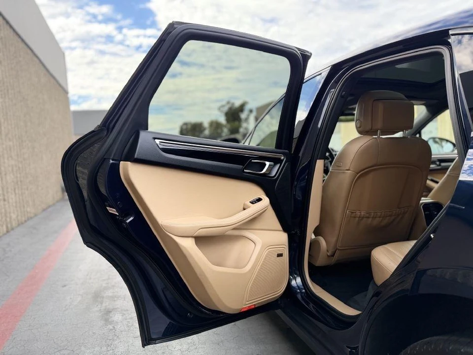 2017 Porsche Macan - Image 16 of 22
