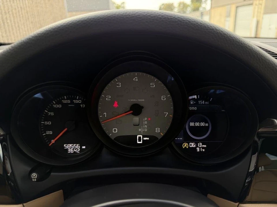 2017 Porsche Macan - Image 20 of 22