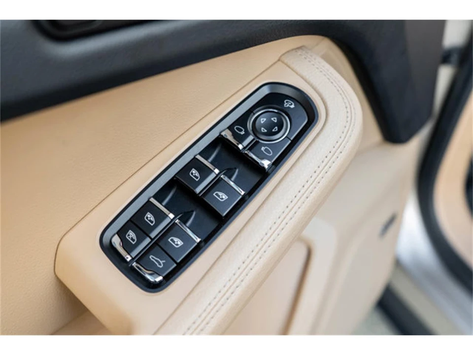 2017 Porsche Macan - Image 11 of 12