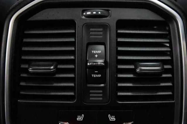 2017 Porsche Macan - Image 12 of 17
