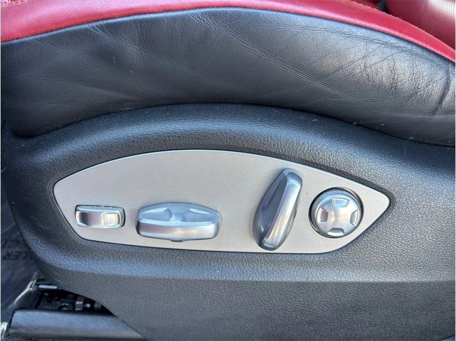 2017 Porsche Macan - Image 20 of 21