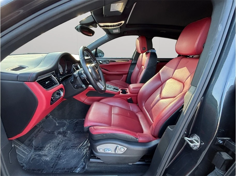 2017 Porsche Macan - Image 2 of 21