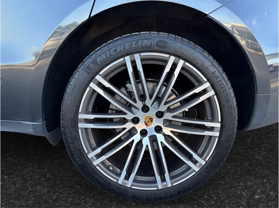 2017 Porsche Macan - Image 15 of 21