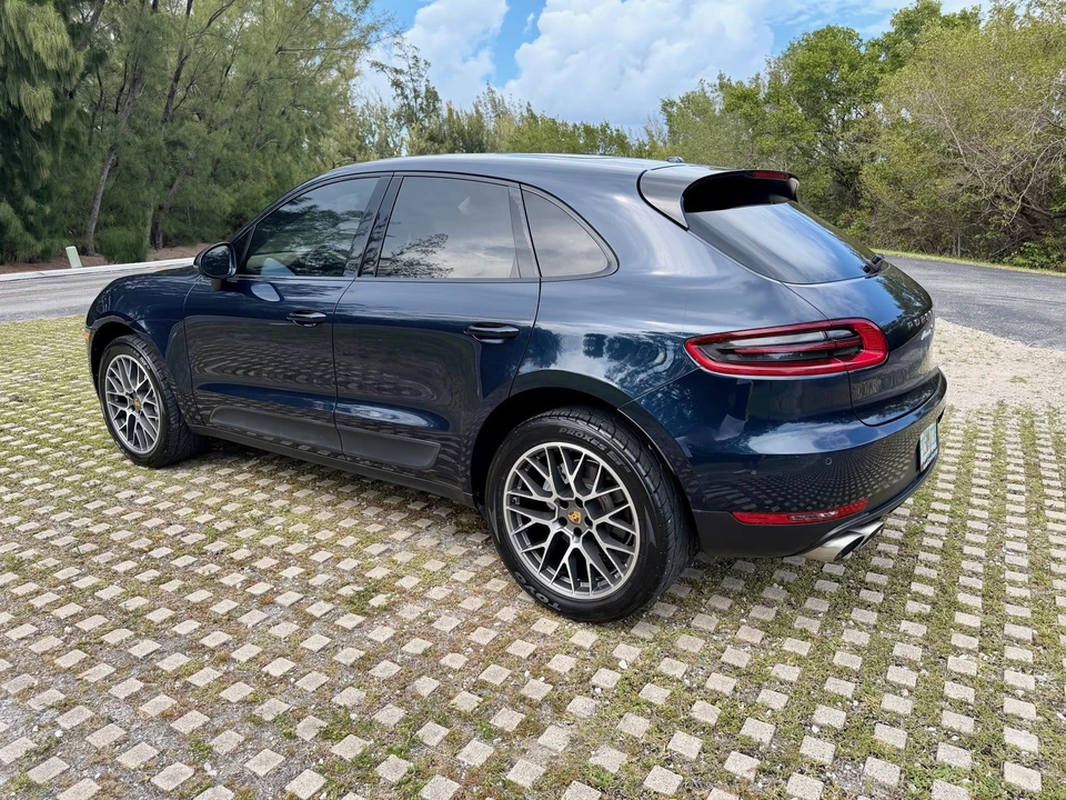 2017 Porsche Macan - Image 7 of 31