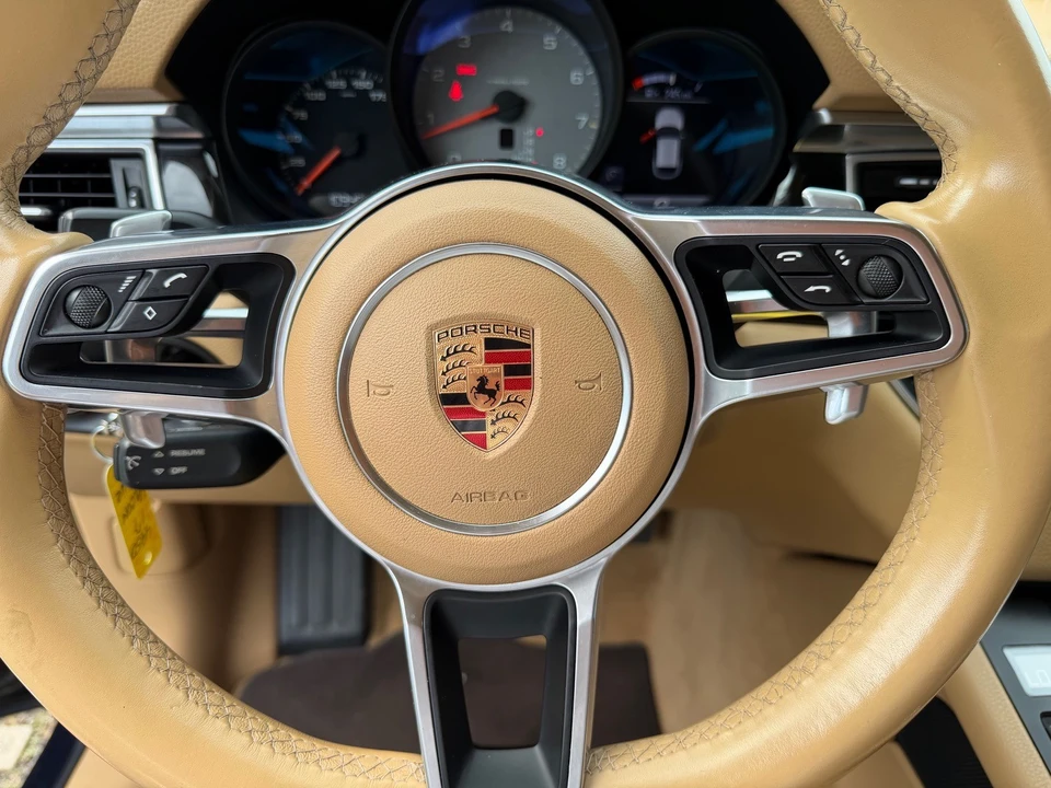 2017 Porsche Macan - Image 16 of 31