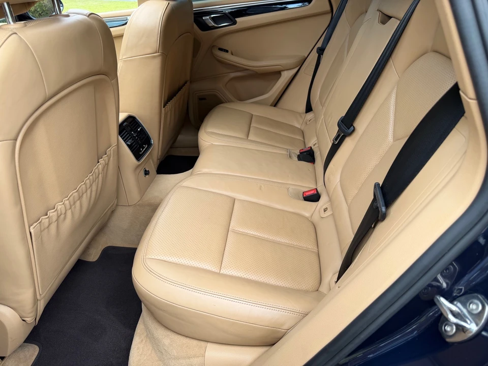 2017 Porsche Macan - Image 22 of 31