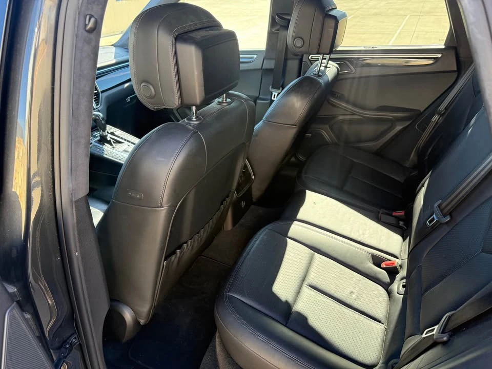 2017 Porsche Macan - Image 8 of 14