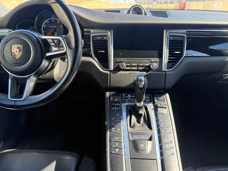 2017 Porsche Macan - Image 11 of 14