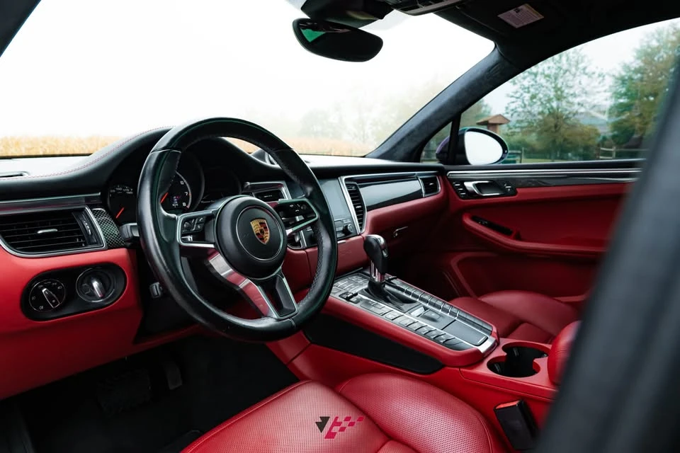2017 Porsche Macan Turbo - Image 11 of 20