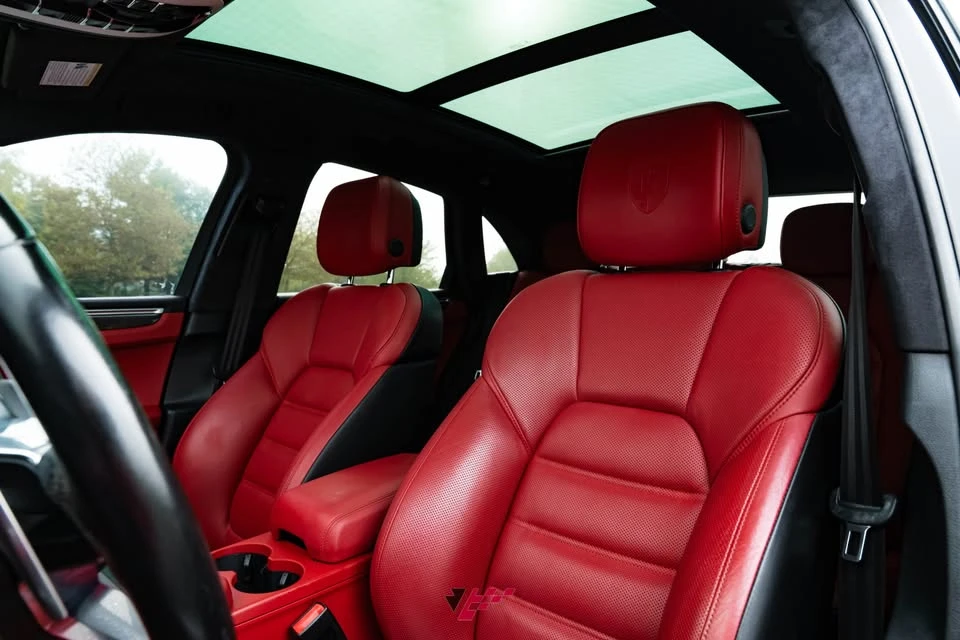 2017 Porsche Macan Turbo - Image 13 of 20