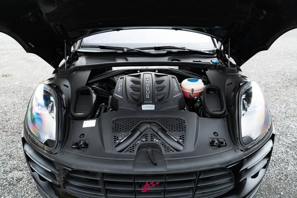 2017 Porsche Macan Turbo - Image 19 of 20
