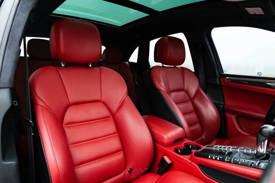 2017 Porsche Macan Turbo - Image 18 of 20